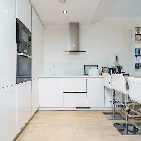 Central 1-Bedroom Apartment With Free Parking Tallinn Exterior photo