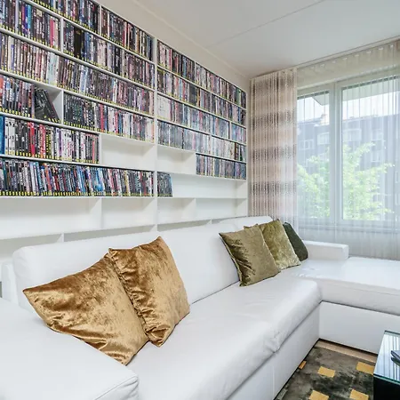 Central 1-Bedroom Apartment With Free Parking Tallinn Exterior photo