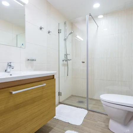 Central 1-Bedroom Apartment With Free Parking Tallinn Exterior photo