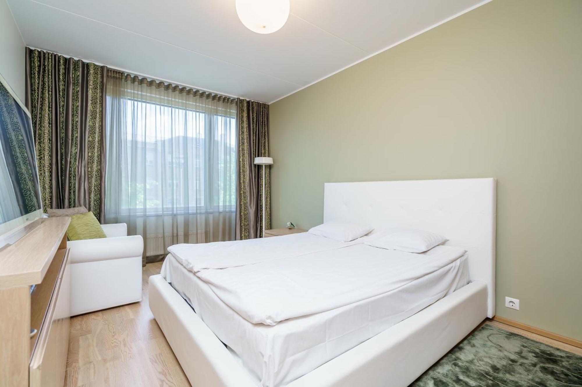 1-bedroom With Free Parking Íbúð *
