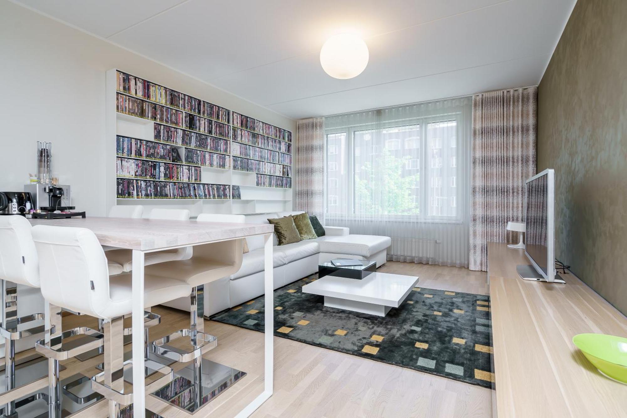 Íbúð 1-bedroom With Free Parking *
